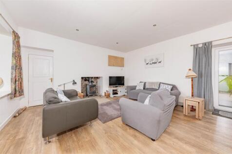 Chapelton Cottage Rattray-4.JPG