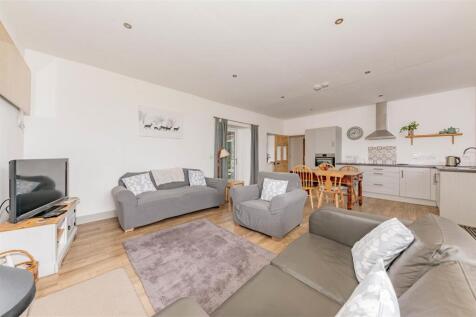 Chapelton Cottage Rattray-7.JPG