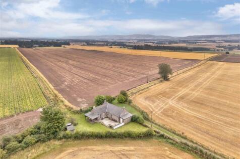 Chapelton Cottage Rattray-19.JPG