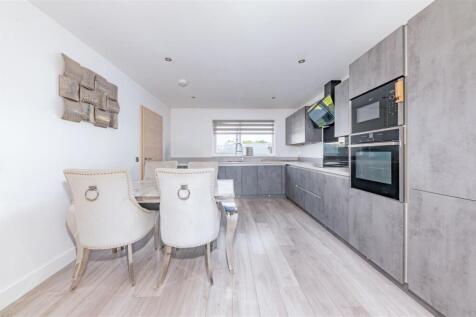 30 Castleview Place Dundee-3.JPG