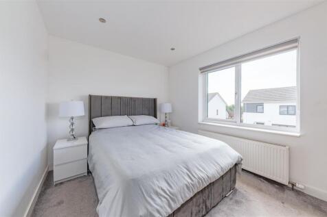 30 Castleview Place Dundee EDITS-2.JPG
