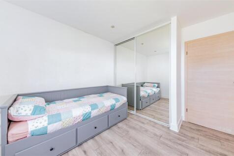 30 Castleview Place Dundee-9.JPG