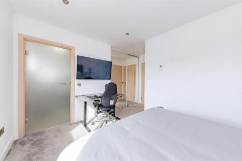 30 Castleview Place Dundee-7.JPG