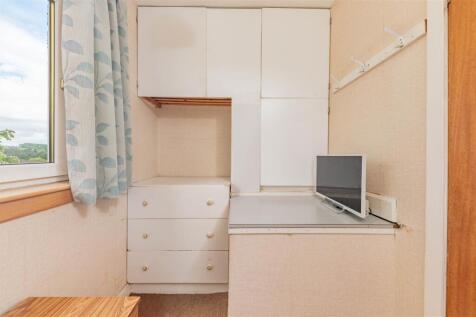 35 Falkland Crescent BF-8.JPG