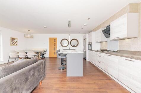 Flat 18 Anton House Forthill Road BF EDITS-3.JPG