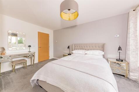 Flat 18 Anton House Forthill Road BF-8.JPG