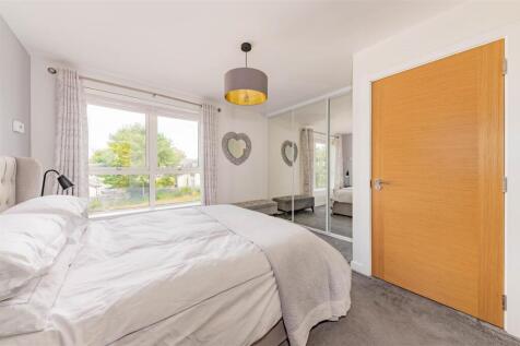 Flat 18 Anton House Forthill Road BF-6.JPG