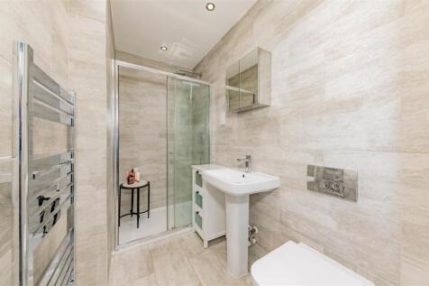 Flat 18 Anton House Forthill Road BF-9.JPG