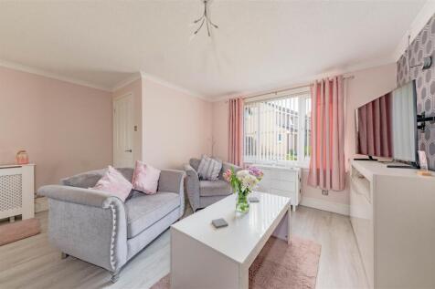29 Tranent Gardens Dundee-10.JPG