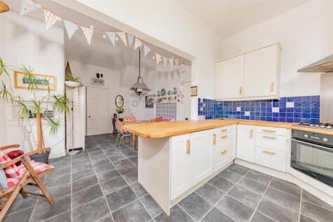 11 West Park Road Dundee-7.JPG