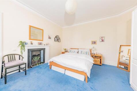11 West Park Road Dundee-9.JPG