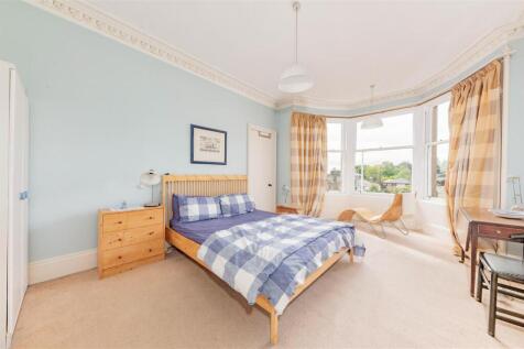 11 West Park Road Dundee-12.JPG