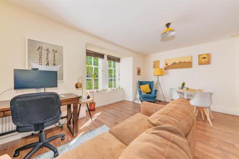 5 Ballumbie House Elm Rise BF-11.JPG