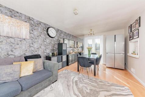 6 Smieton Court Carnoustie-2.JPG