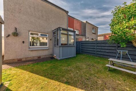 6 Smieton Court Carnoustie-9.JPG