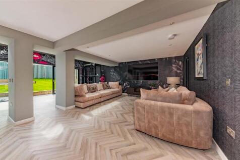 1 Angus Crescent Monifieth-4.JPG