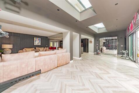 1 Angus Crescent Monifieth-13.JPG