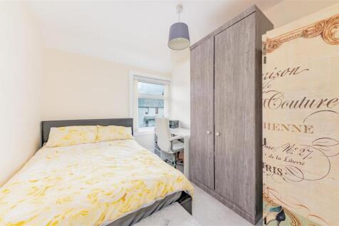 13 Lowson Avenue Forfar-7.JPG