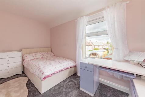 13 Lowson Avenue Forfar-10.JPG