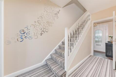 13 Lowson Avenue Forfar-14.JPG