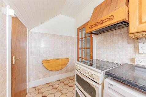 15 Ancrum Drive Dundee-7.JPG