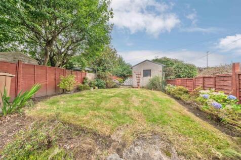 15 Ancrum Drive Dundee-11.JPG