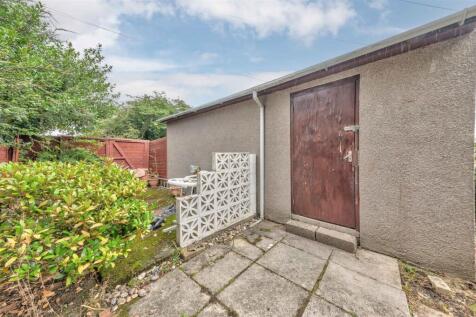 15 Ancrum Drive Dundee-12.JPG