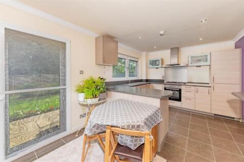 1 Dudhope Gardens Dundee-12.JPG