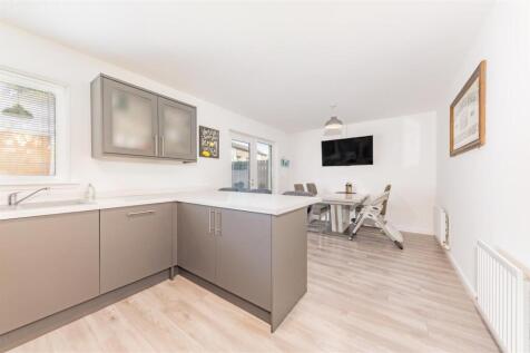 12 Greenfield Crescent Dundee-11.JPG