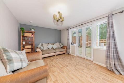 22 Finlay Drive Arbroath-26.JPG