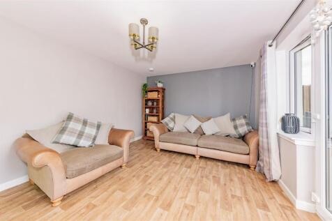 22 Finlay Drive Arbroath-25.JPG