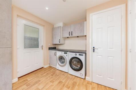 22 Finlay Drive Arbroath-21.JPG