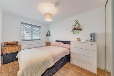 22 Finlay Drive Arbroath-17.JPG