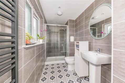 22 Finlay Drive Arbroath-15.JPG