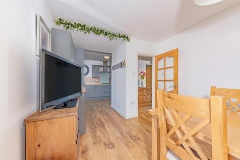 14 Lowson Avenue Carnoustie-13.JPG
