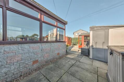14 Lowson Avenue Carnoustie-16.JPG