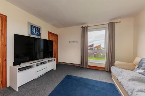 96 Tweed Crescent Dundee-1.JPG
