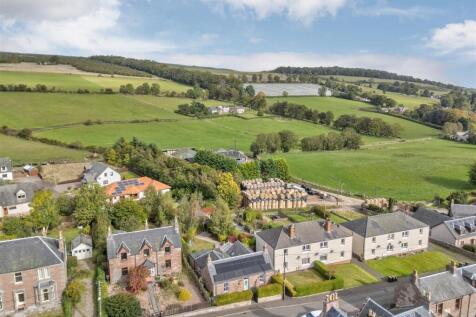 30 High Street Alyth-18.JPG
