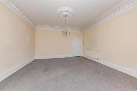 1R 321 Clepington Road Dundee-7.JPG