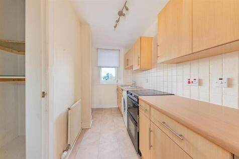 1R 321 Clepington Road Dundee-13.JPG