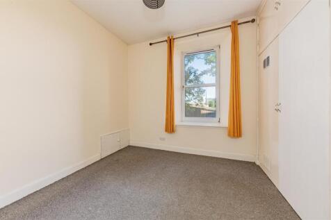1R 321 Clepington Road Dundee-9.JPG