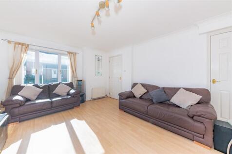 53 Clattowoods Place Dundee-2.JPG