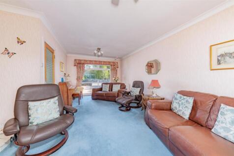 8 Broomwell Gardens Monikie-17.JPG