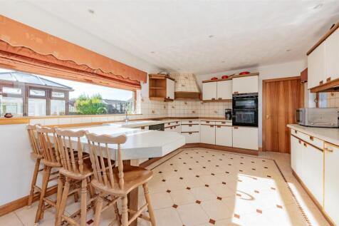 8 Broomwell Gardens Monikie-9.JPG