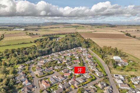 8 Broomwell Gardens Monikie-32.JPG