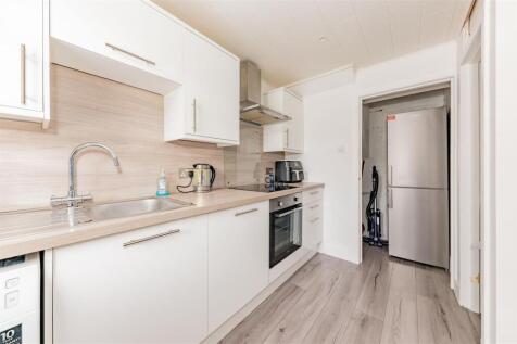 28 Emmock Place Dundee RENTAL-3.JPG