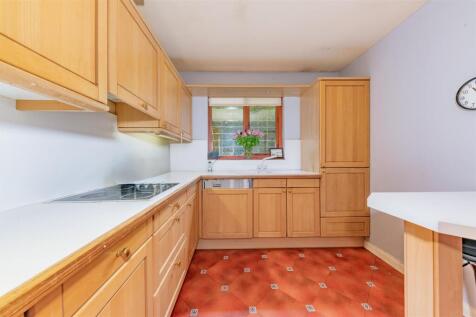 10 Stiven Crescent Kirriemuir-1.JPG