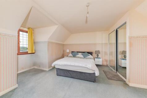 10 Stiven Crescent Kirriemuir-10.JPG