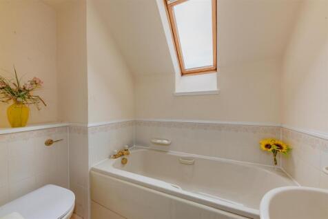10 Stiven Crescent Kirriemuir-7.JPG