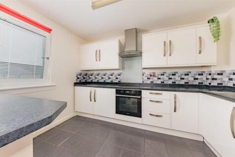 39 Service Road Forfar-5.JPG